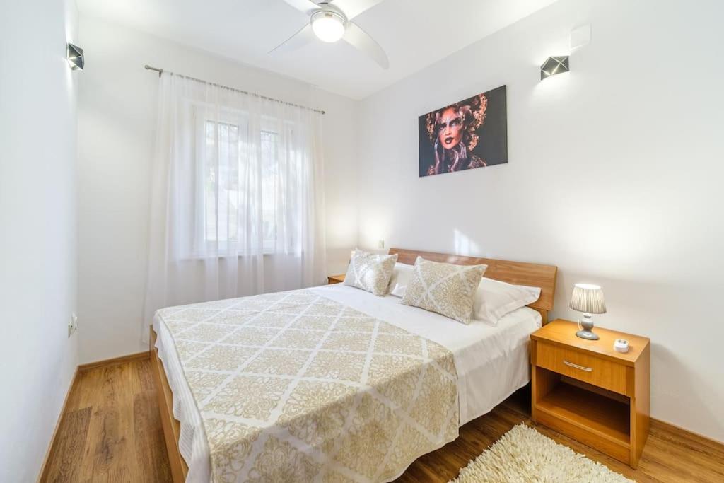 Peters Apartment Sutivan Extérieur photo